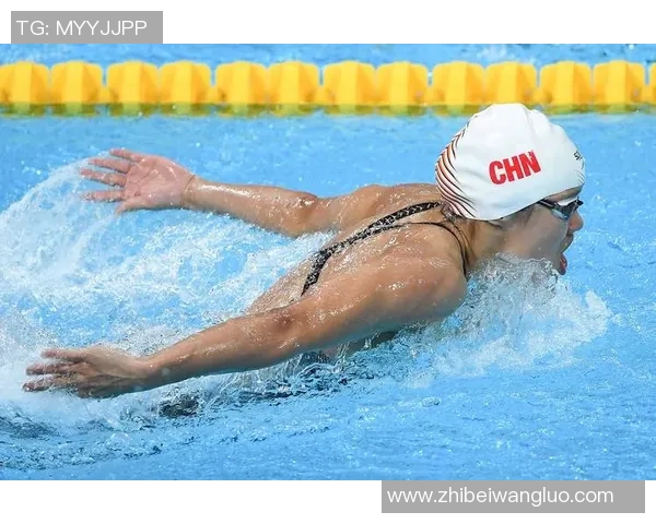 蝶泳常见错误解析与纠正技巧提升游泳表现的关键因素