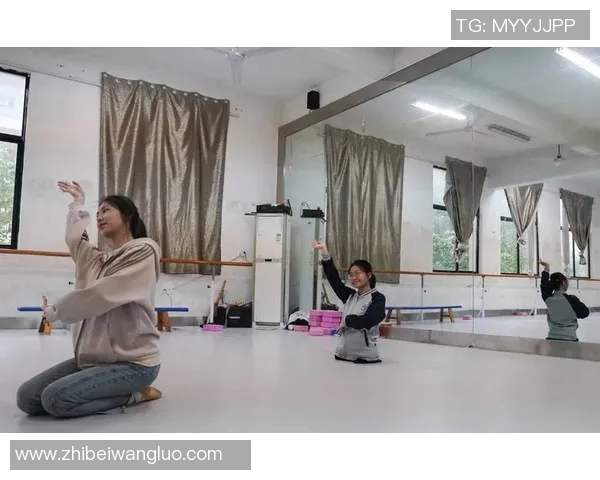 黄芳专访：从初学者到滑板高手的成长与挑战之路